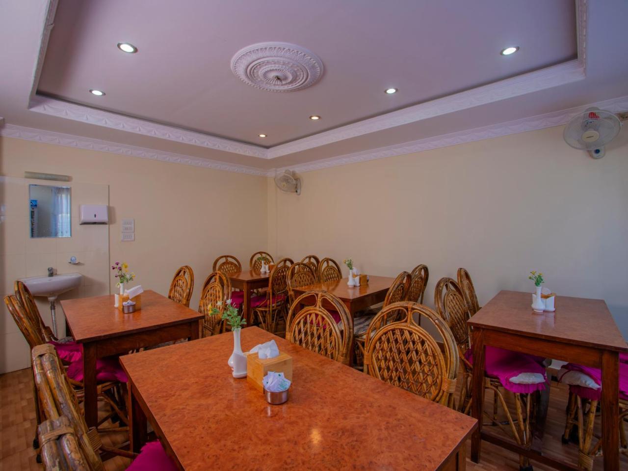 Hotel Garuda Inn Покхара Экстерьер фото