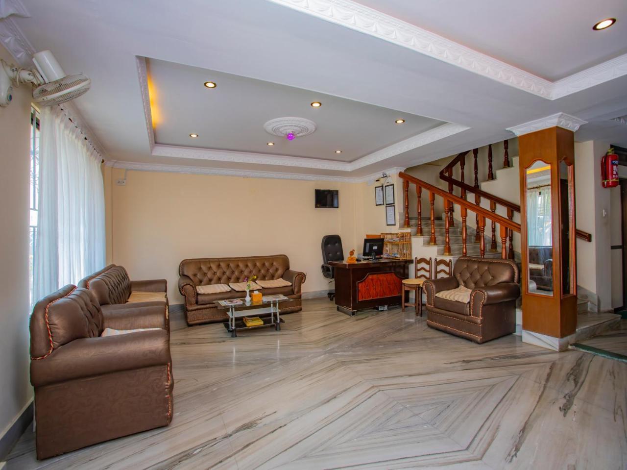 Hotel Garuda Inn Покхара Экстерьер фото