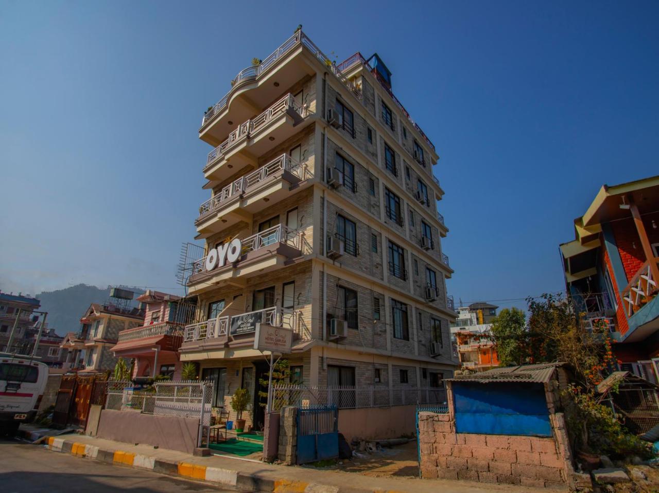 Hotel Garuda Inn Покхара Экстерьер фото