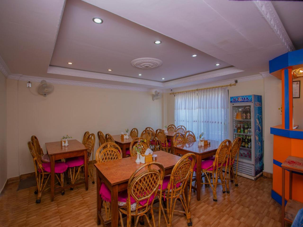 Hotel Garuda Inn Покхара Экстерьер фото