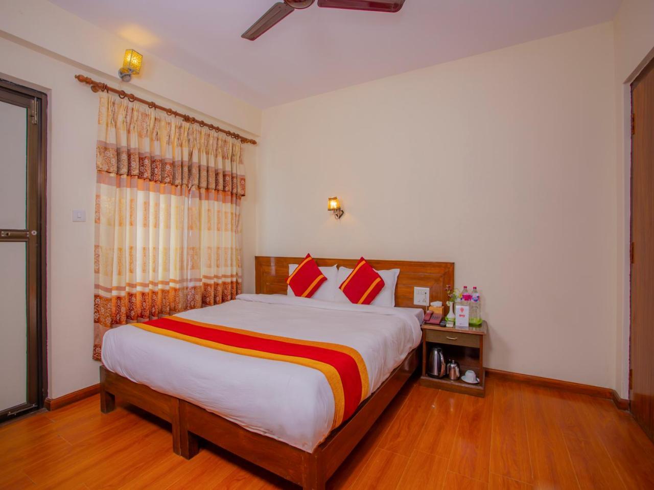 Hotel Garuda Inn Покхара Экстерьер фото