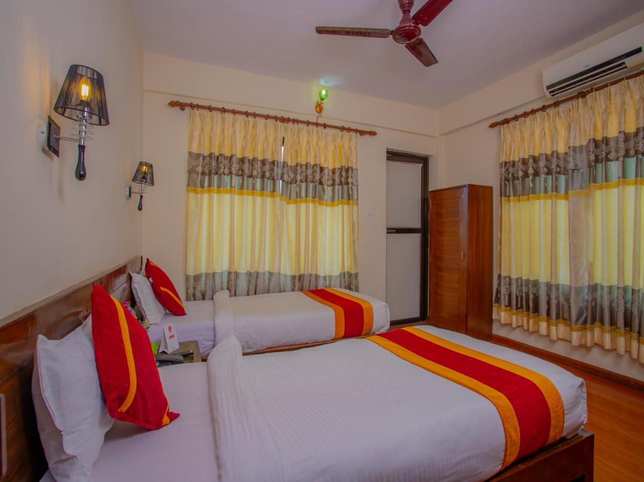 Hotel Garuda Inn Покхара Экстерьер фото