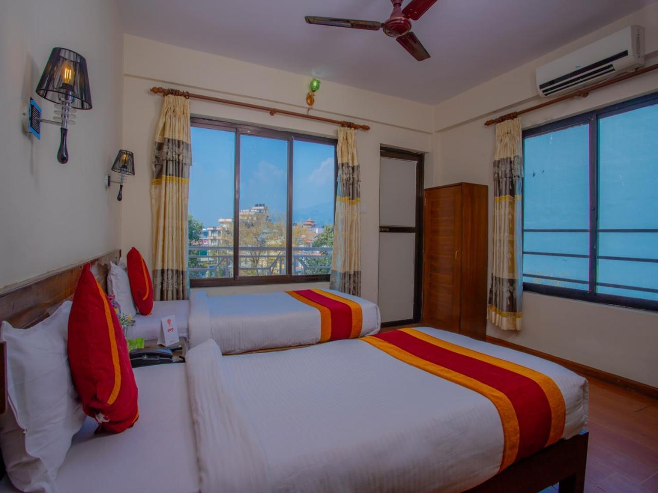 Hotel Garuda Inn Покхара Экстерьер фото