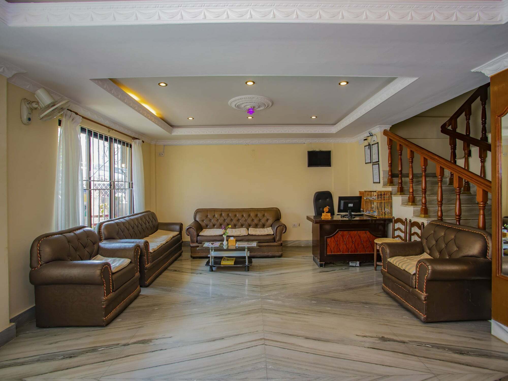Hotel Garuda Inn Покхара Экстерьер фото